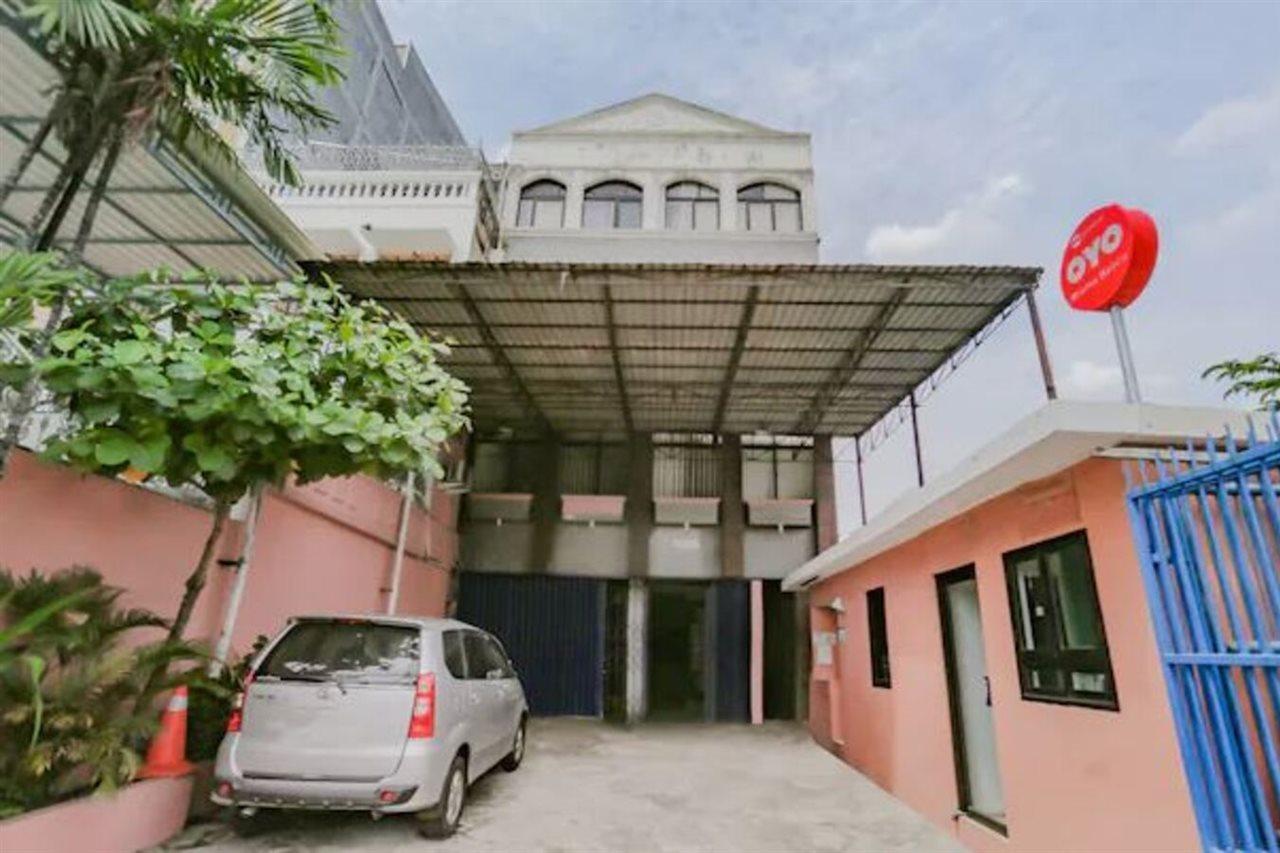 Hotel Reddoorz Syariah Near Stasiun Karet Yakarta Exterior foto