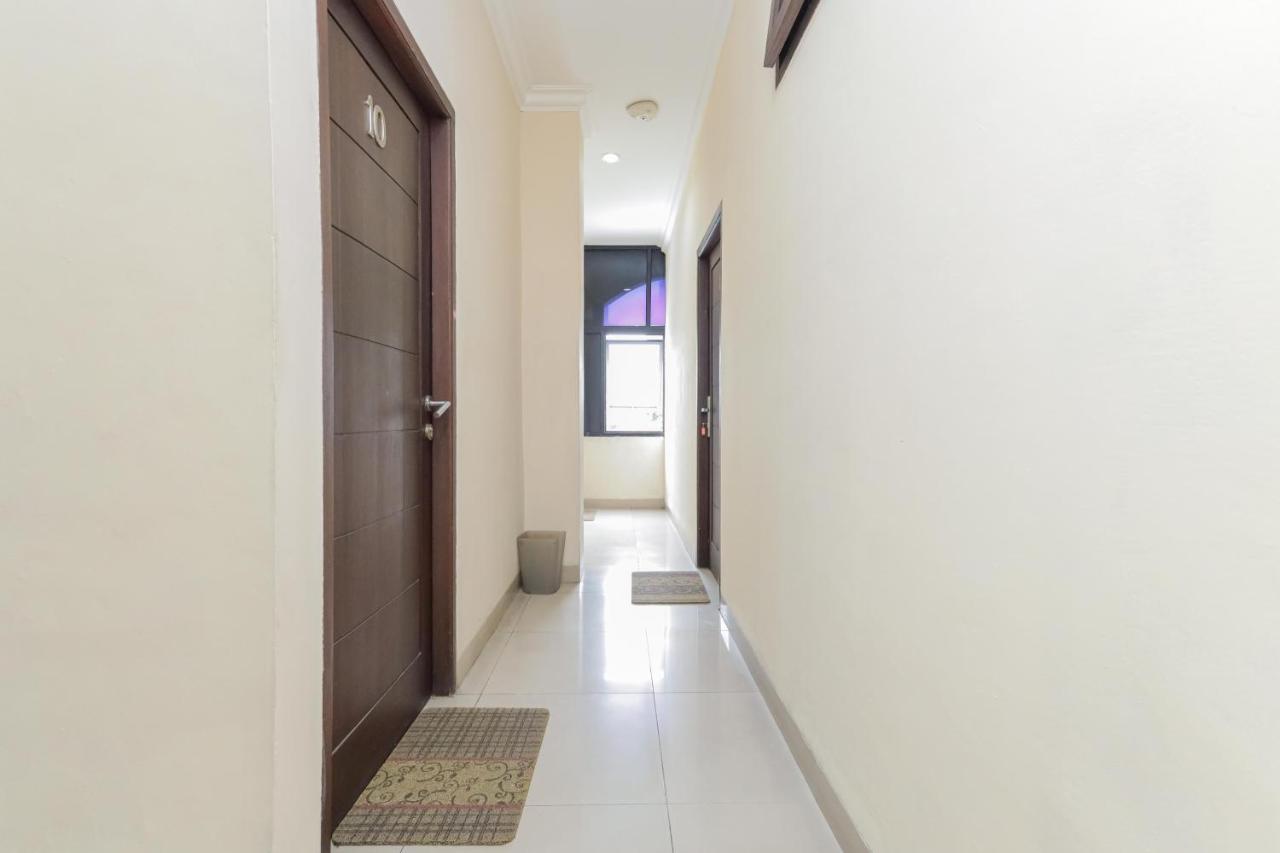 Hotel Reddoorz Syariah Near Stasiun Karet Yakarta Exterior foto